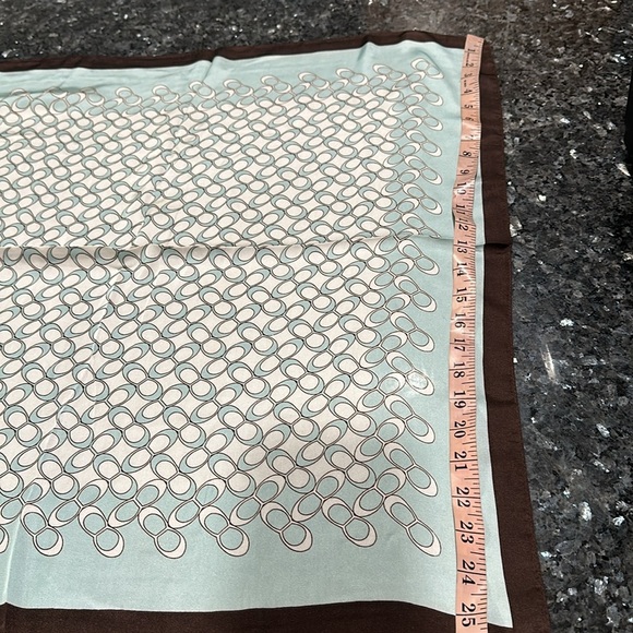 Beautiful scarf NEW - Picture 3 of 5